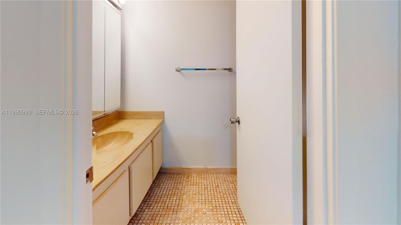 2500 Parkview Dr , Unit 1909, Hallandale Beach, FL 33009 Photo