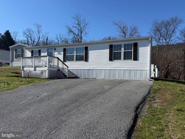 31 SARIA LANE, CARLISLE, PA 17015
