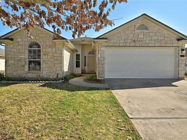317 McCoy LN, Hutto, TX 78634