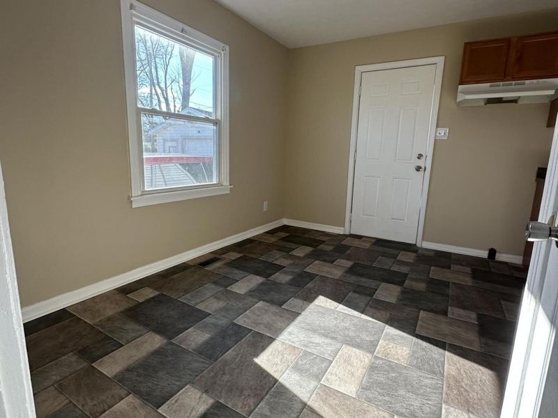 1633 N Sweetbriar Lane, Springfield, OH 45505 Photo 8