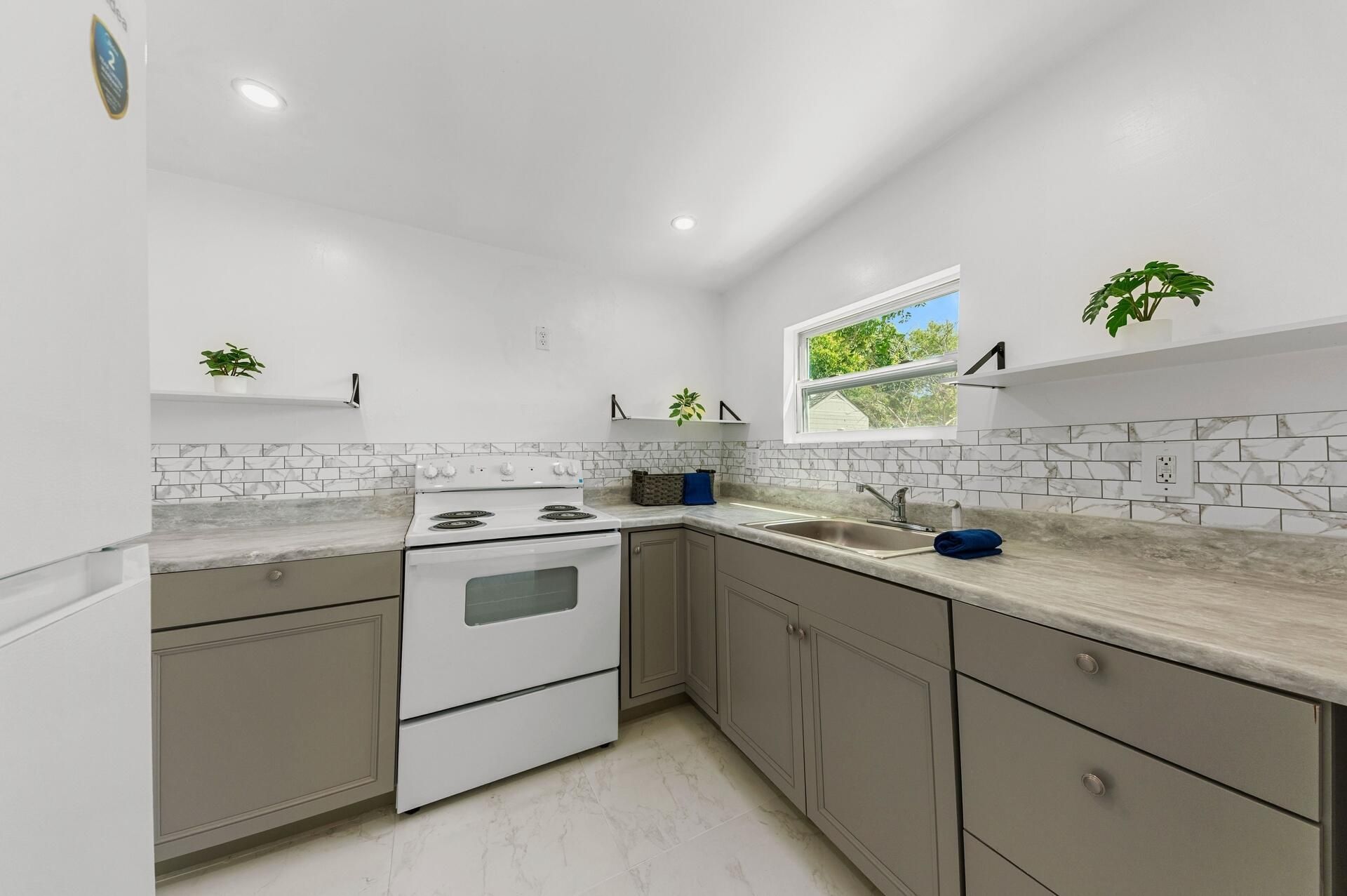 710 N H Street, Lake Worth Beach, FL 33460 Photo