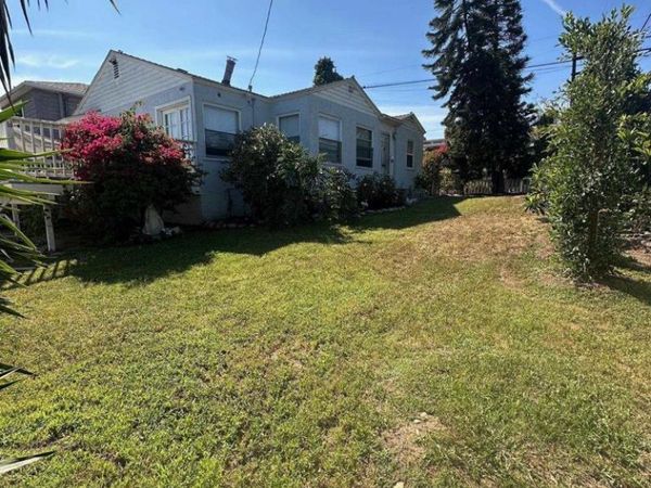 3245 Lowell, San Diego, CA 92106