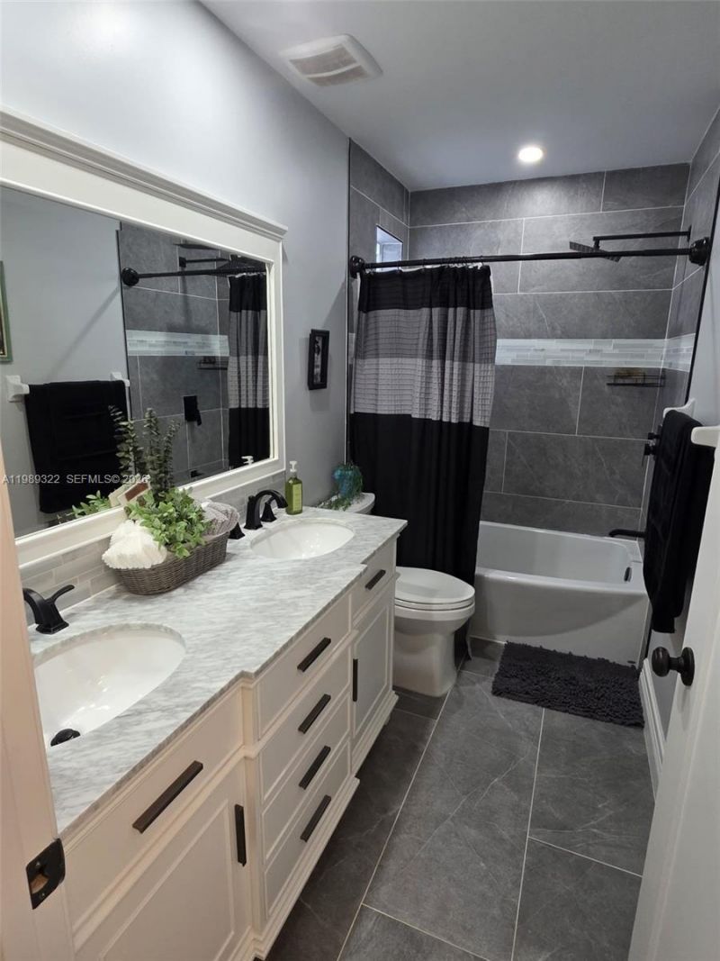 680 NW 159th Ave, Pembroke Pines, FL 33028 Photo