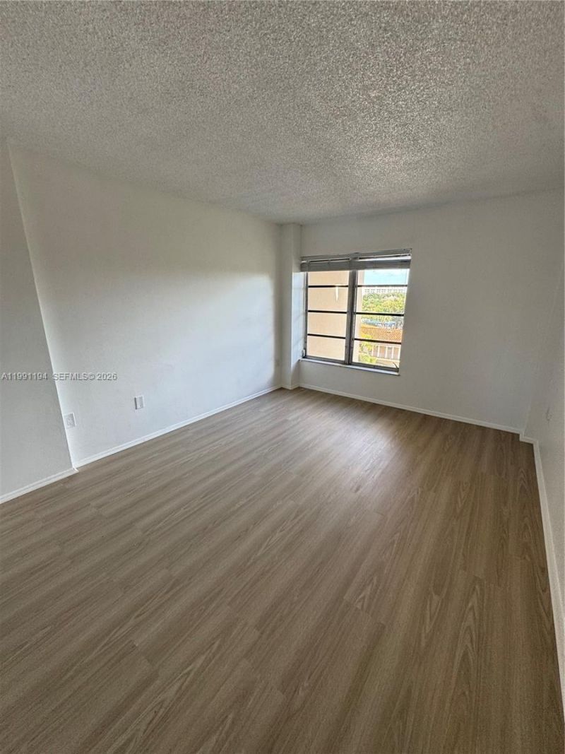 4160 Inverrary Dr , Unit 510, Lauderhill, FL 33319 Photo