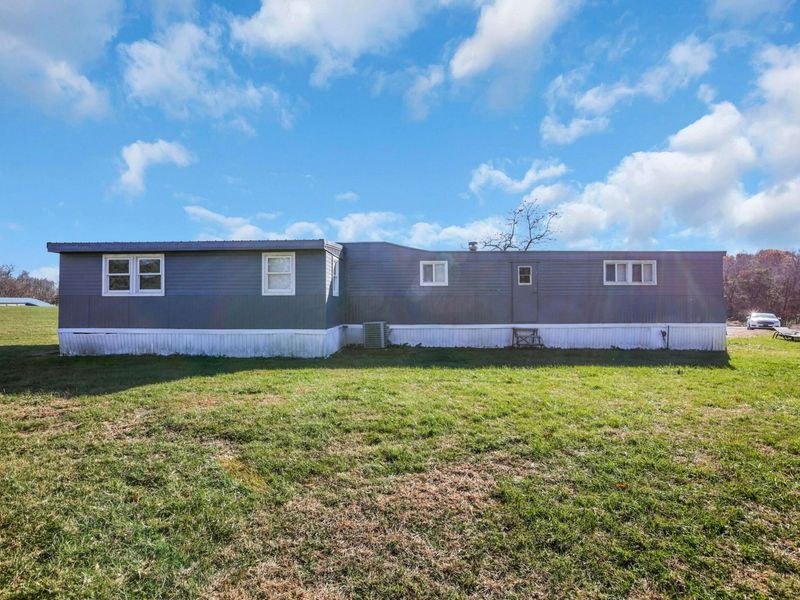 18728 Griffith Road, Logan, OH 43138 Photo 8