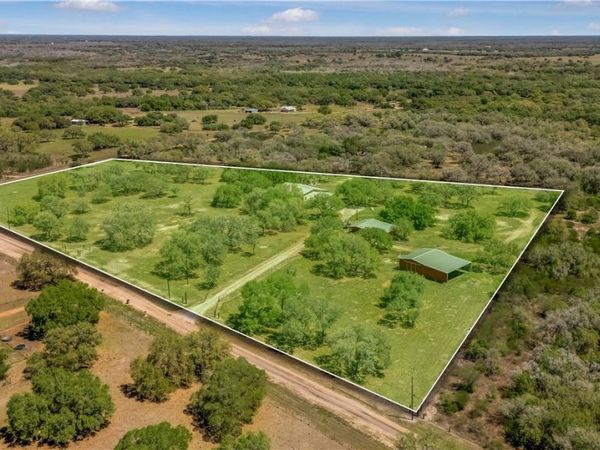 242 Wheeler Lane , Goliad, TX 77963