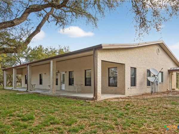 242 Wheeler Lane , Goliad, TX 77963