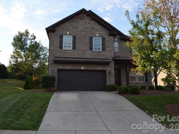 5230 Poplar Knoll Drive , Matthews, NC 28105