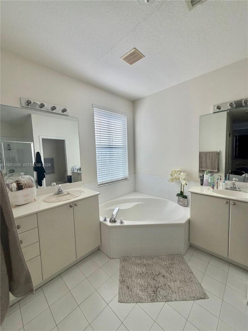 15391 SW 17th Ter, Unit ., Miami, FL 33185 Photo