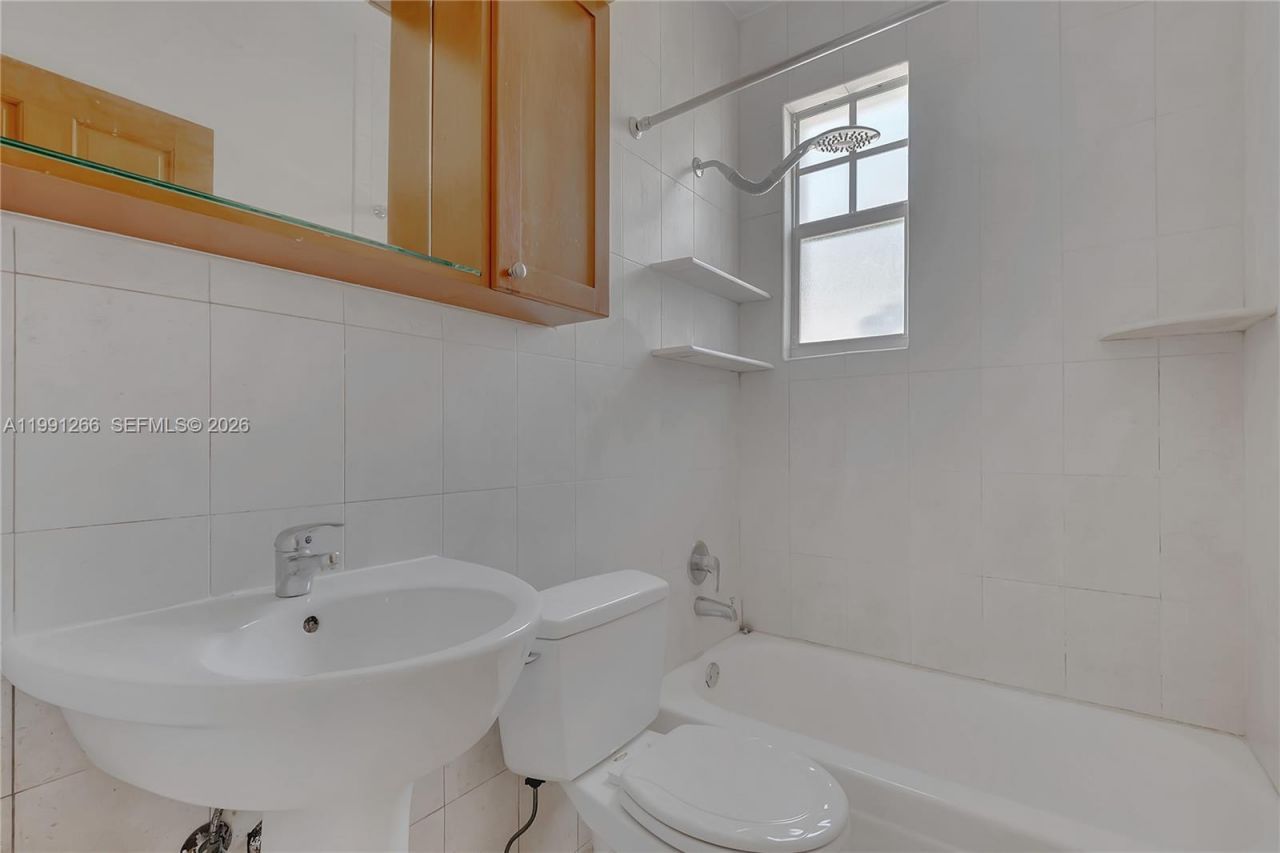 814 Lenox Ave , Unit 8, Miami Beach, FL 33139 Photo