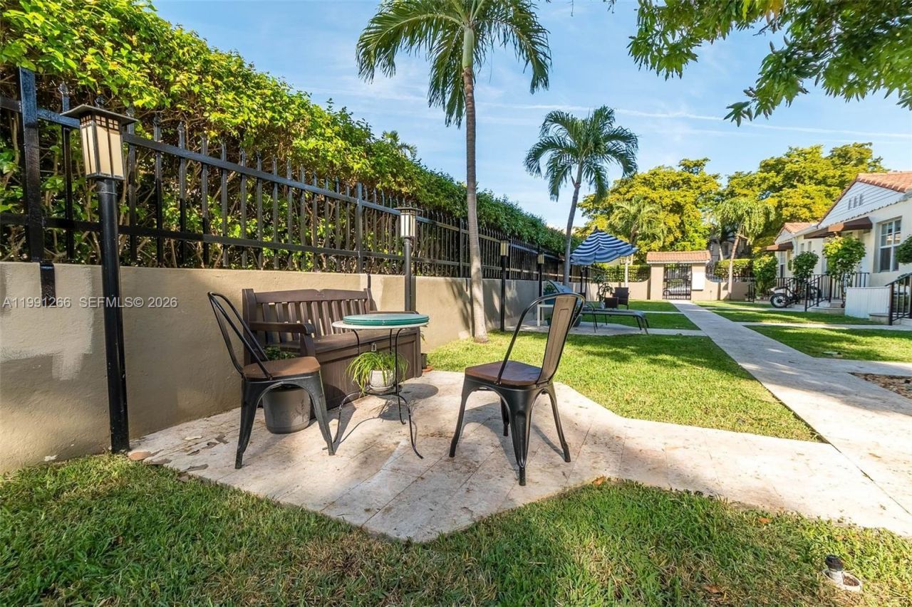 814 Lenox Ave , Unit 8, Miami Beach, FL 33139 Photo