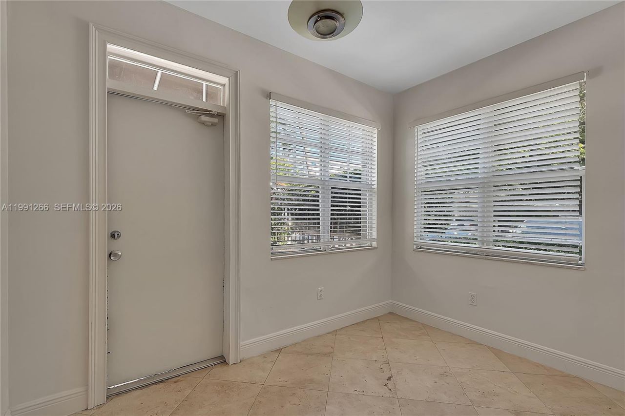 814 Lenox Ave , Unit 8, Miami Beach, FL 33139 Photo