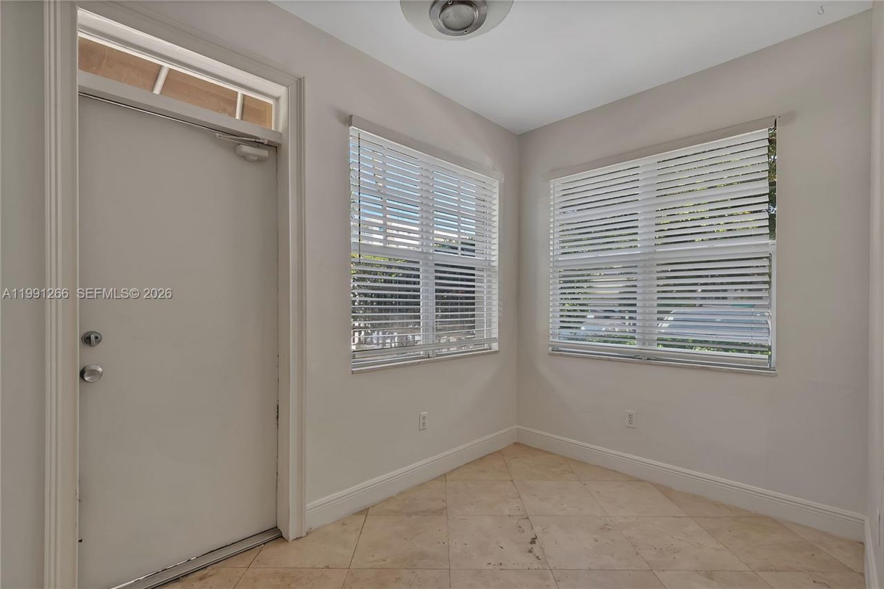 814 Lenox Ave , Unit 8, Miami Beach, FL 33139 Photo