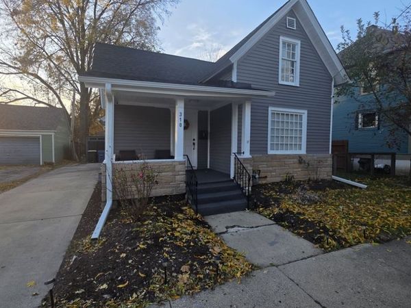 310 N Chestnut Street , Aurora, IL 60506