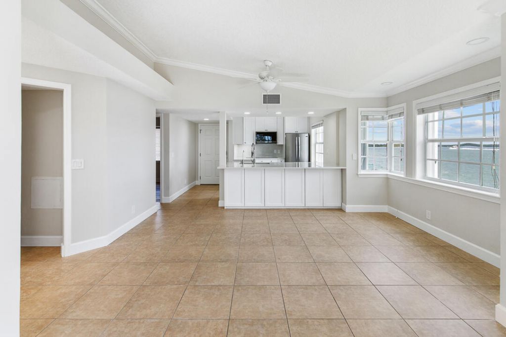 1060 Lake Shore Drive, Unit 201, West Palm Beach, FL 33403 Photo