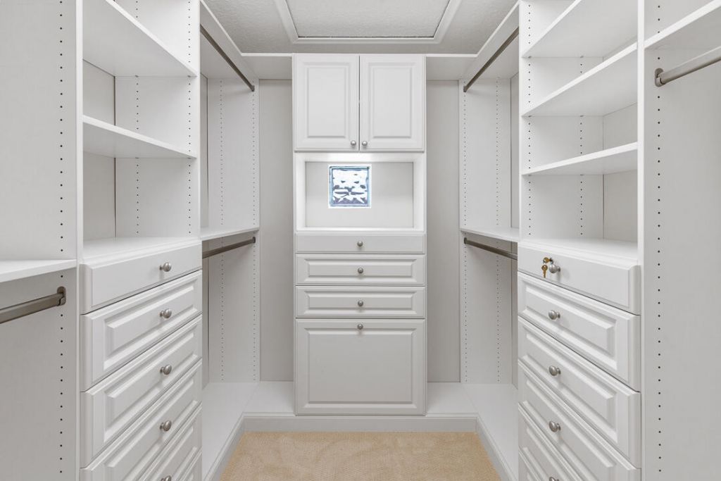 1060 Lake Shore Drive, Unit 201, West Palm Beach, FL 33403 Photo