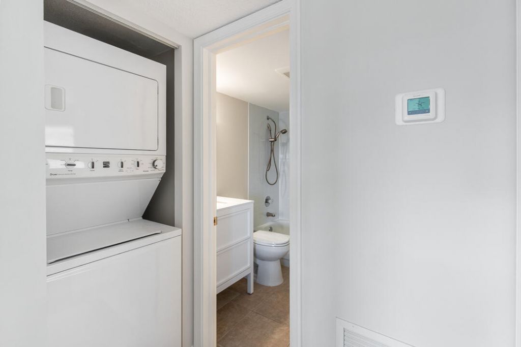 1060 Lake Shore Drive, Unit 201, West Palm Beach, FL 33403 Photo