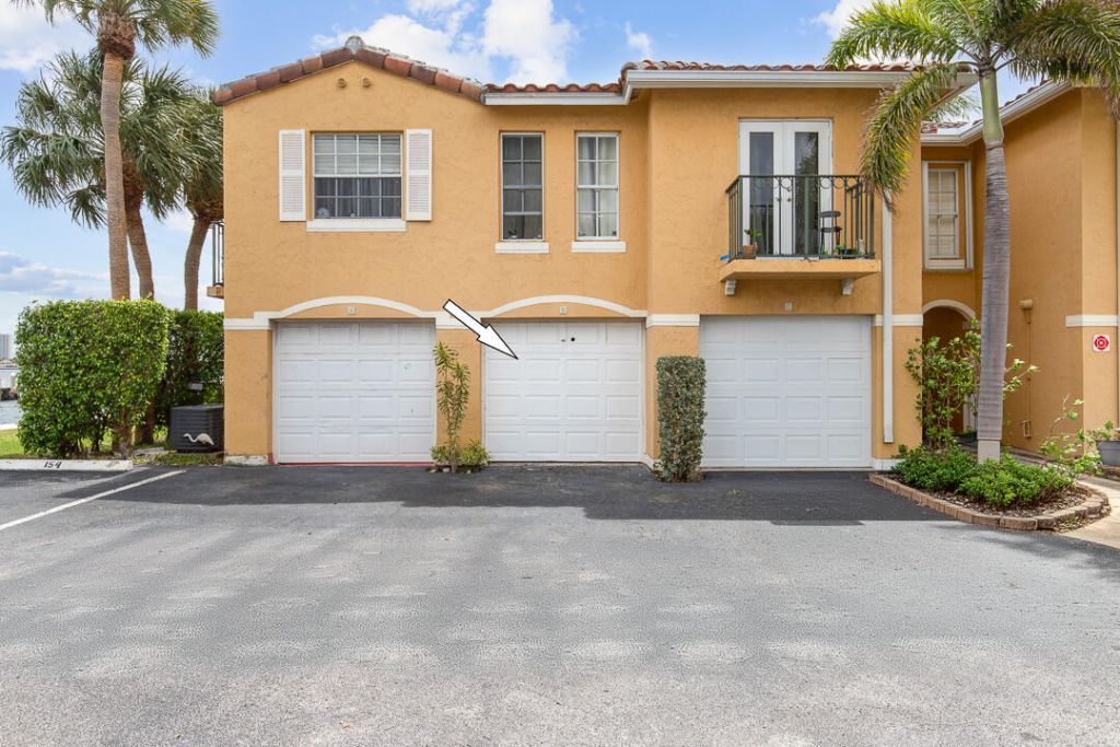 1060 Lake Shore Drive, Unit 201, West Palm Beach, FL 33403 Photo