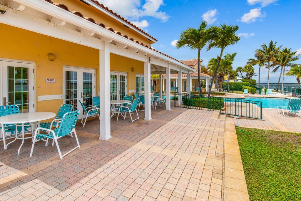 1060 Lake Shore Drive, Unit 201, West Palm Beach, FL 33403 Photo