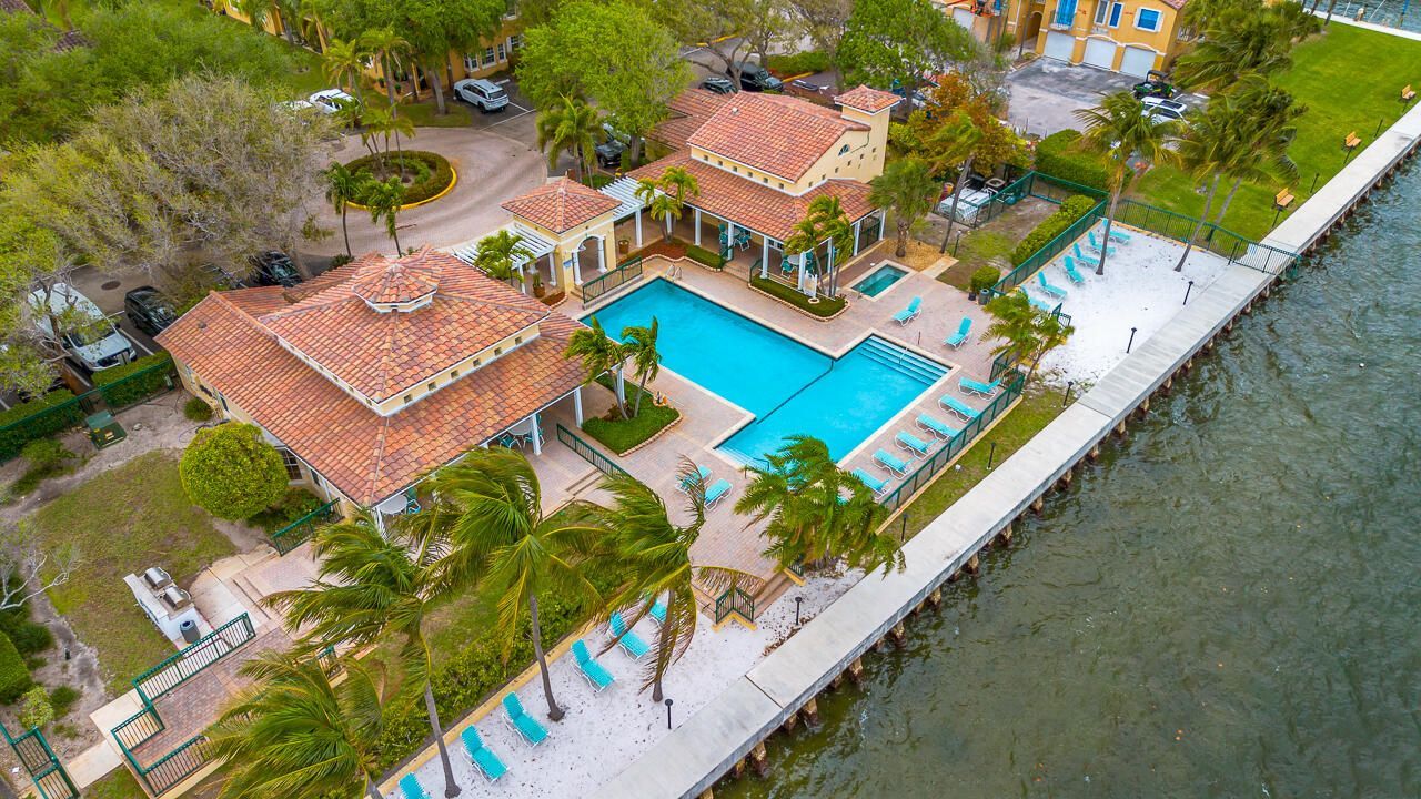 1060 Lake Shore Drive, Unit 201, West Palm Beach, FL 33403 Photo