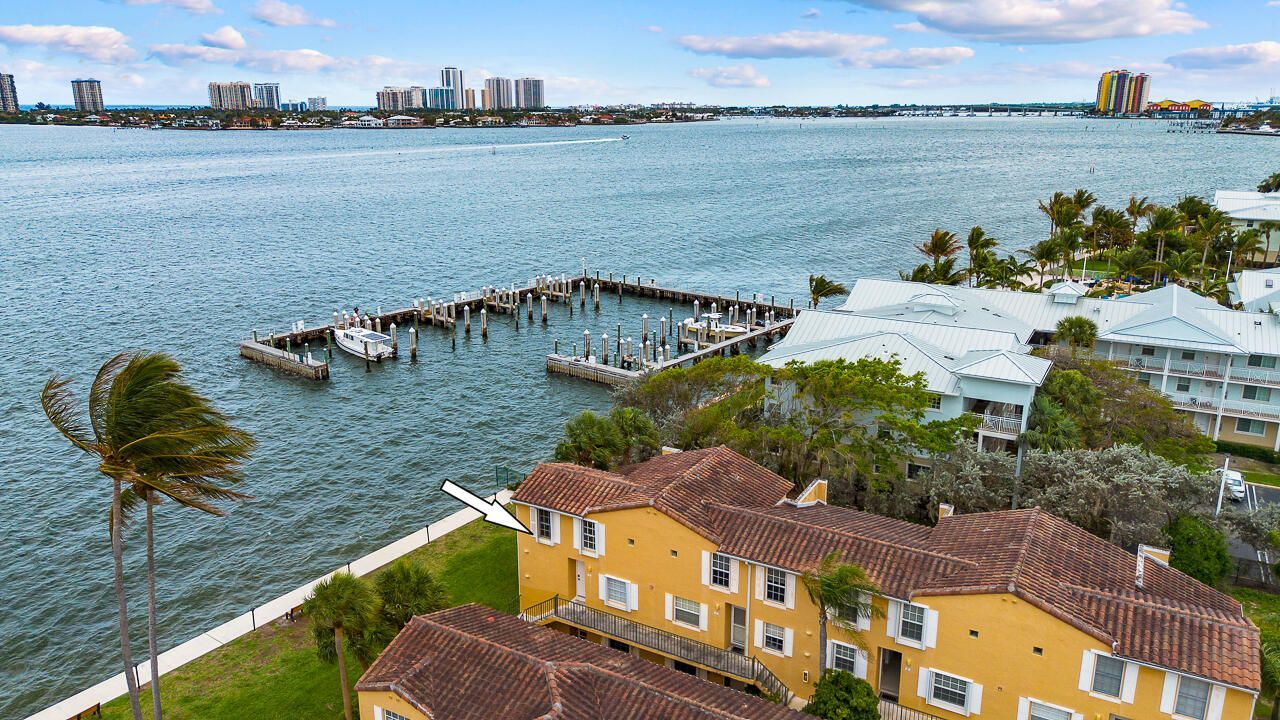 1060 Lake Shore Drive, Unit 201, West Palm Beach, FL 33403 Photo