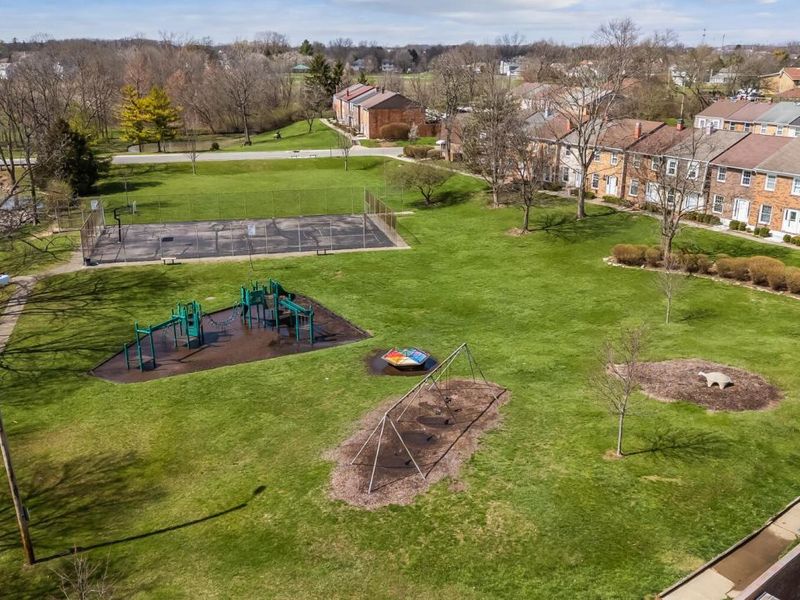 556 Pamlico Street, Columbus, OH 43228 Photo 16