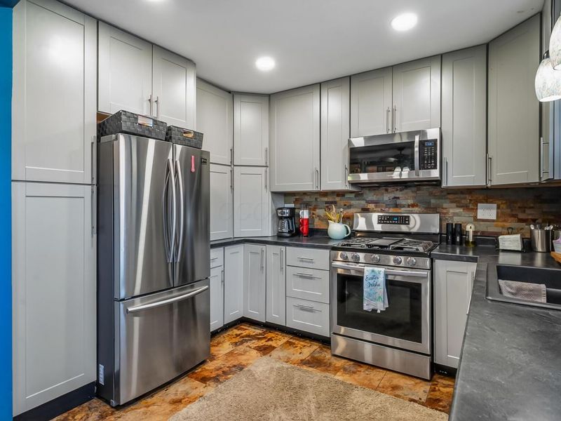 556 Pamlico Street, Columbus, OH 43228 Photo 28