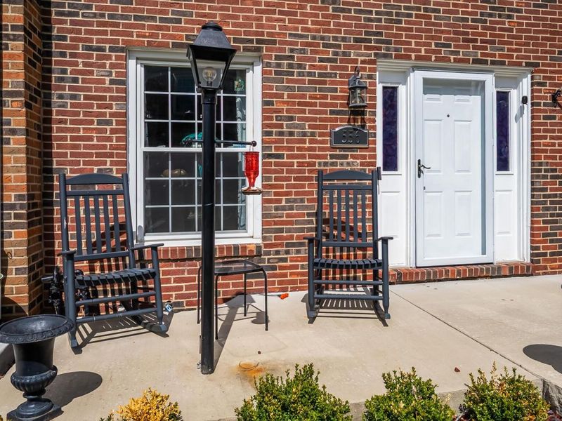 556 Pamlico Street, Columbus, OH 43228 Photo 4