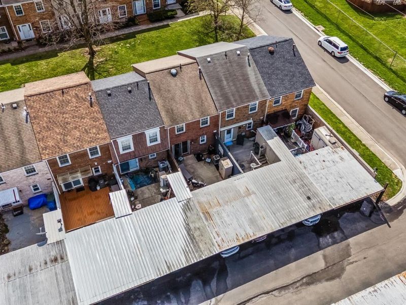 556 Pamlico Street, Columbus, OH 43228 Photo 8