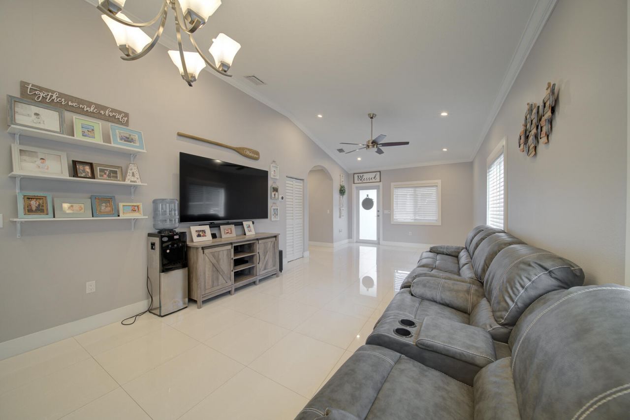 38 Coral Way, Key Largo, FL 33037 Photo