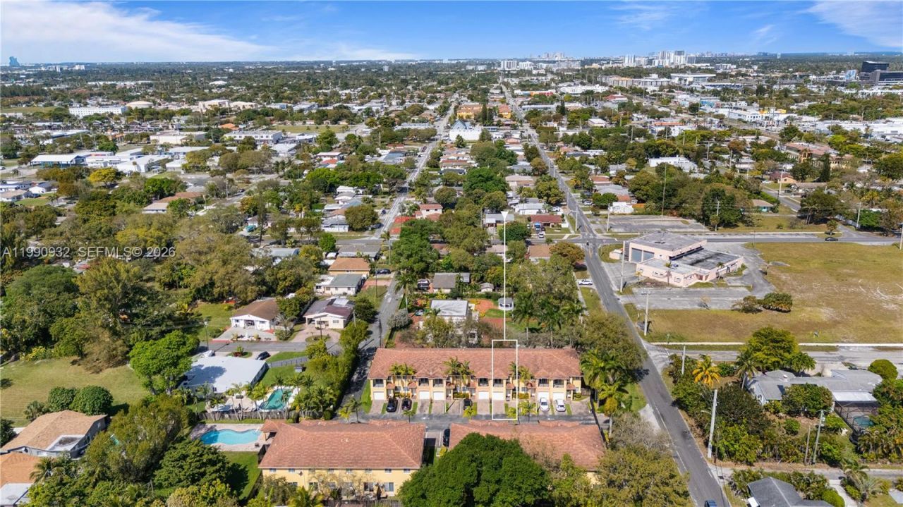 330 SW 2nd Ave , Unit 3, Hallandale Beach, FL 33009 Photo