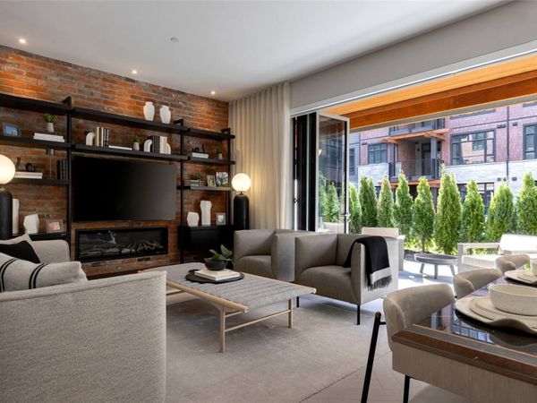 425 Lampson St, Unit 103, Esquimalt, BC V9A 0K5