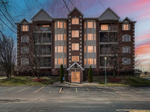 7722 Greenway Boulevard, Unit 3SE, Tinley Park, IL 60487