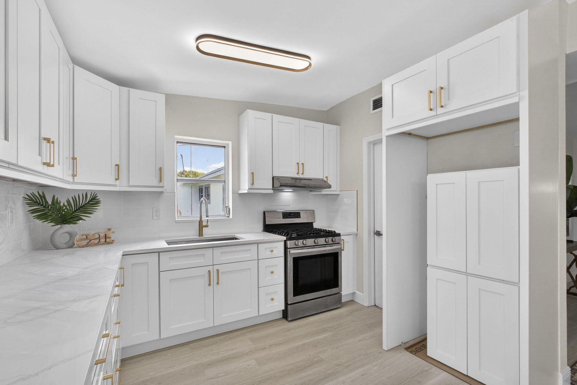 1933 Violet Avenue, West Palm Beach, FL 33415 Photo