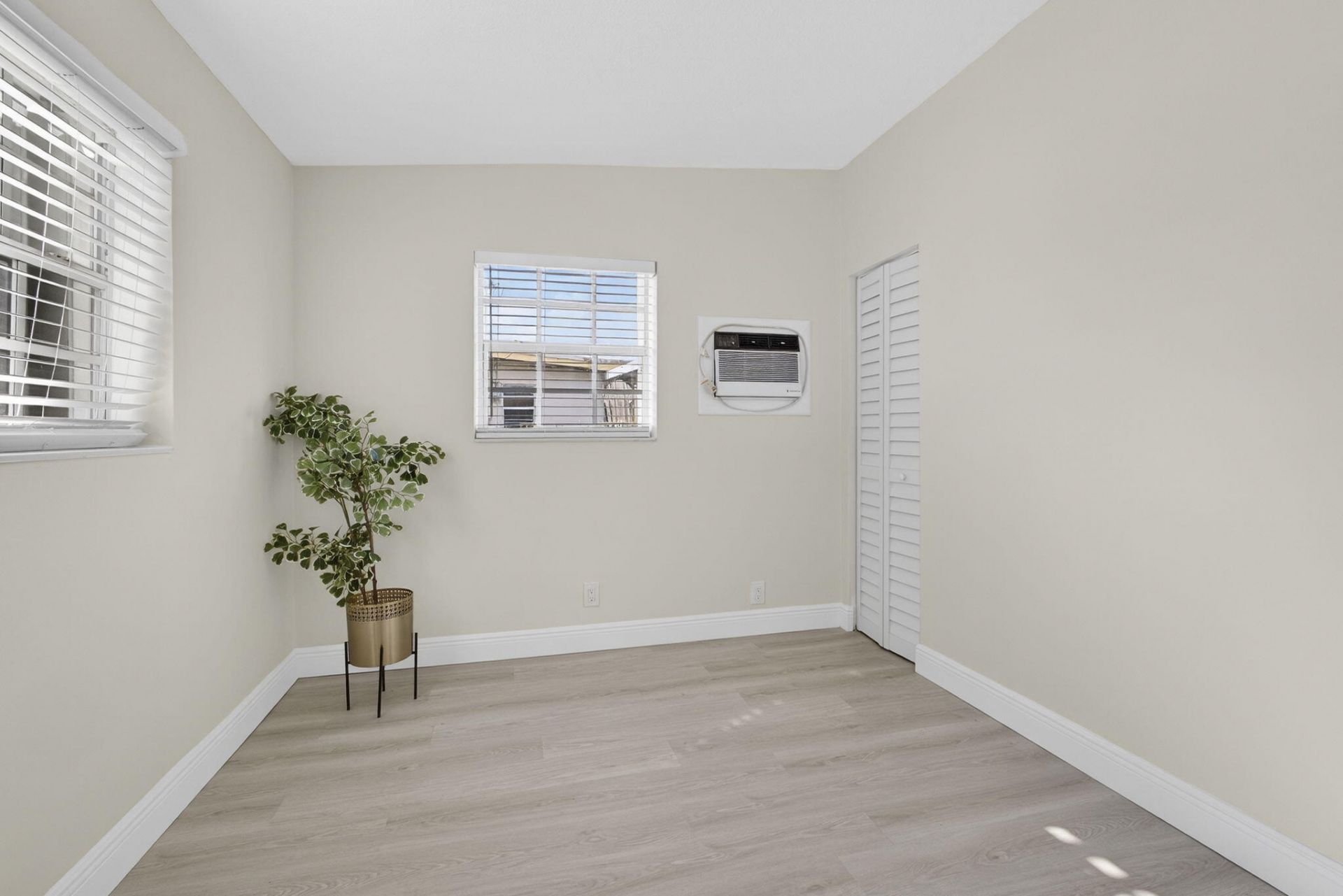 1933 Violet Avenue, West Palm Beach, FL 33415 Photo