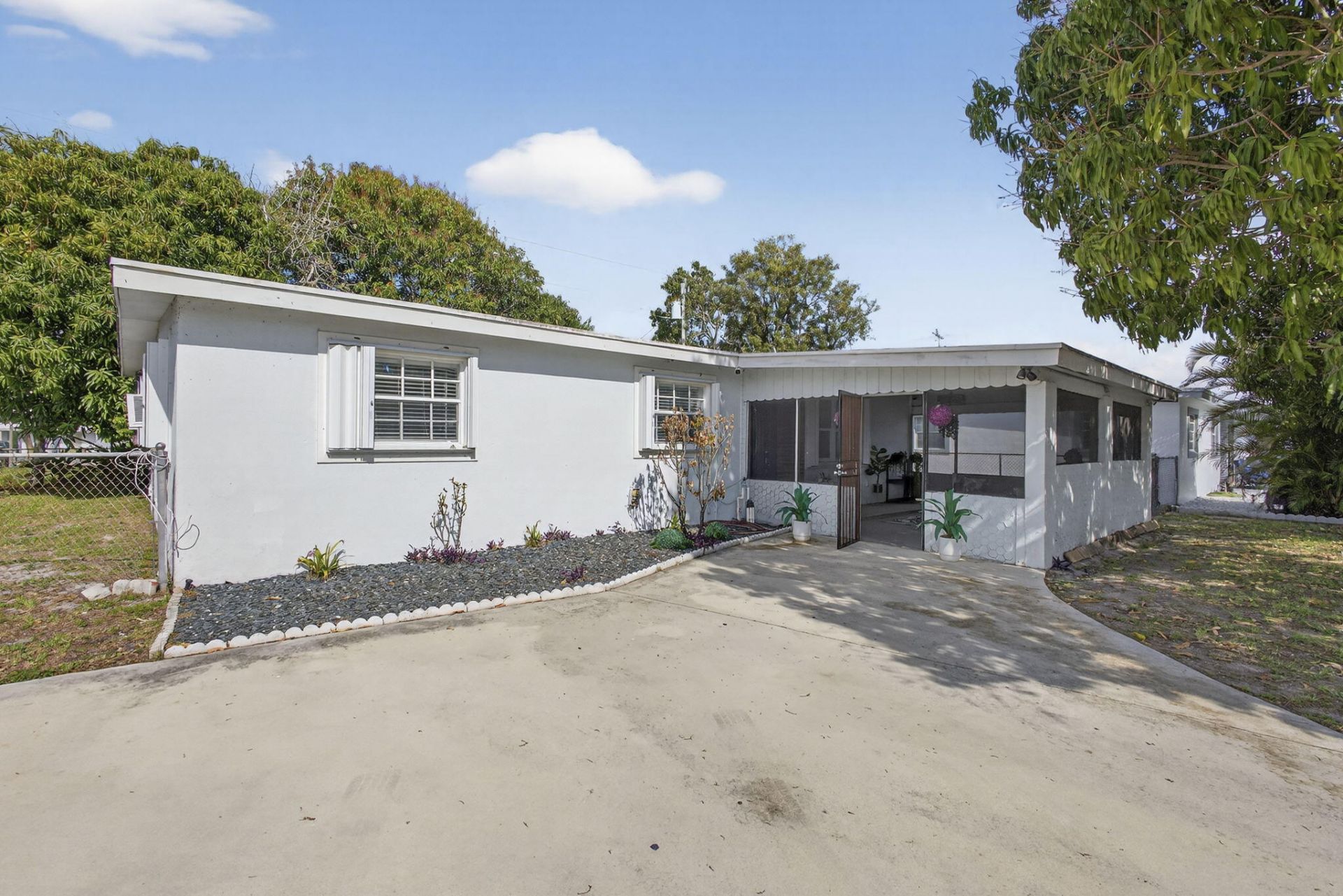 1933 Violet Avenue, West Palm Beach, FL 33415 Photo