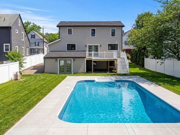 193 Park St, Stoneham, MA 02180