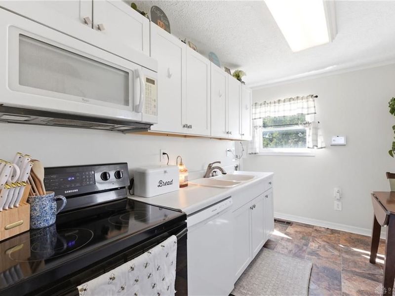 2409 Mayfair Drive, Springfield, OH 45505 Photo 8