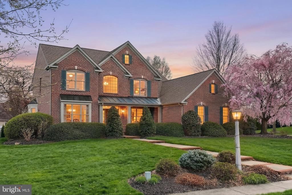 2119 BERNAYS DRIVE, YORK, PA 17404