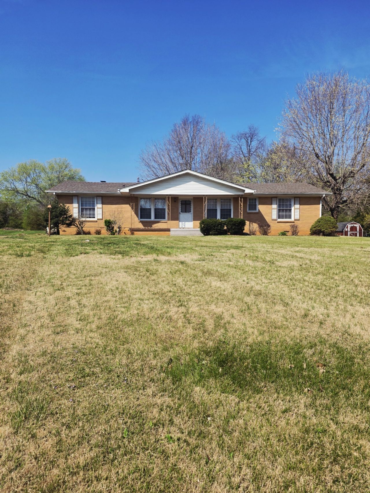 2804 Thrush Dr, Clarksville, TN 37040 Main Photo