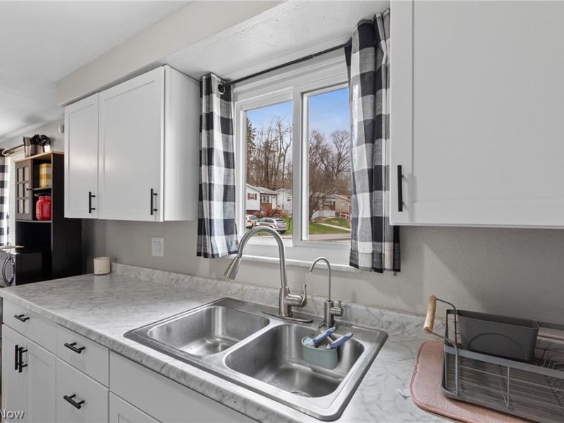 112 Parkview Drive, Wintersville, OH 43953 Photo 10