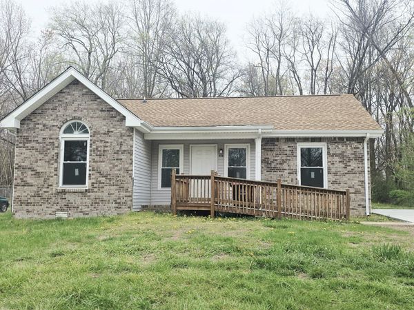 547 Donna Dr, Clarksville, TN 37042
