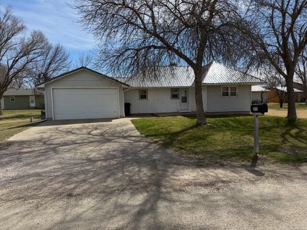211 Cottonwood Lane, Ft. Pierre, SD 57532
