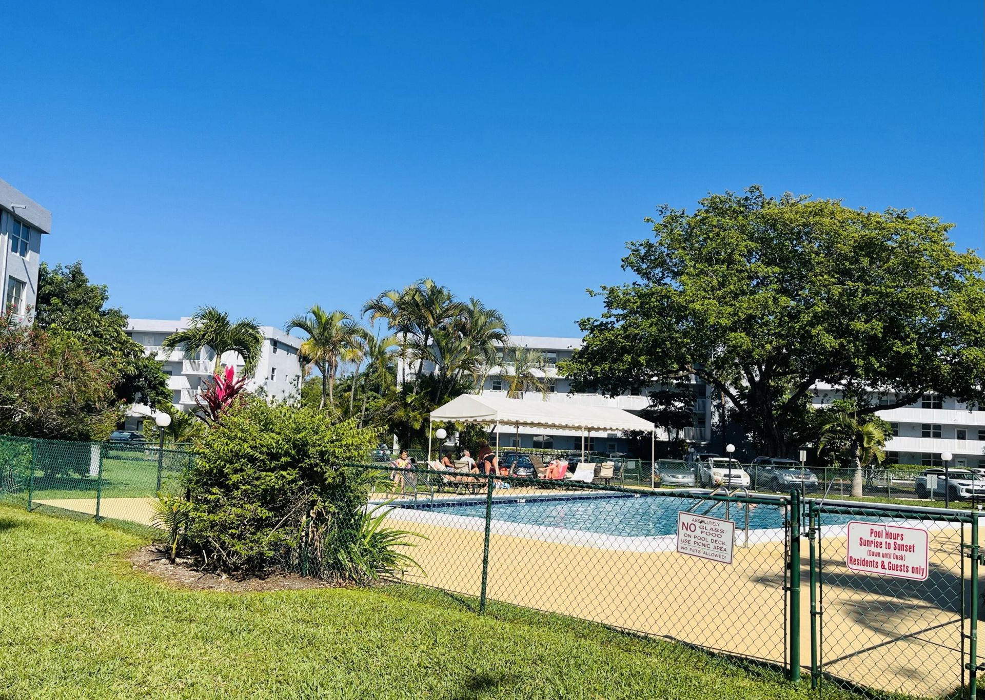 111 Royal Pk Drive, Oakland Park, FL 33309 Photo