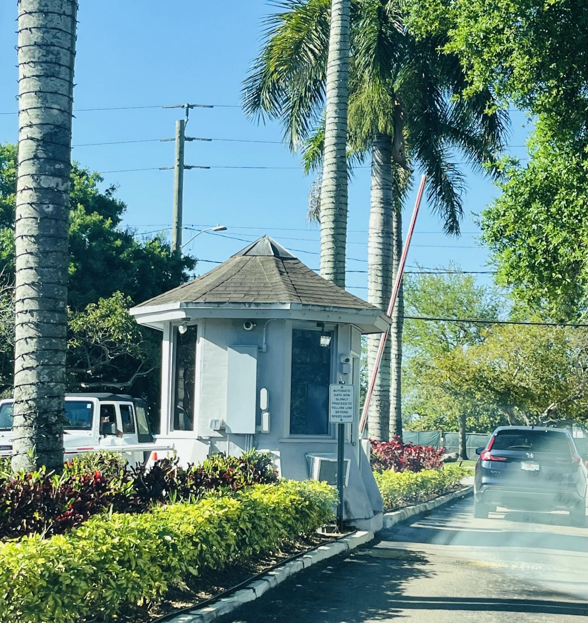 111 Royal Pk Drive, Oakland Park, FL 33309 Photo