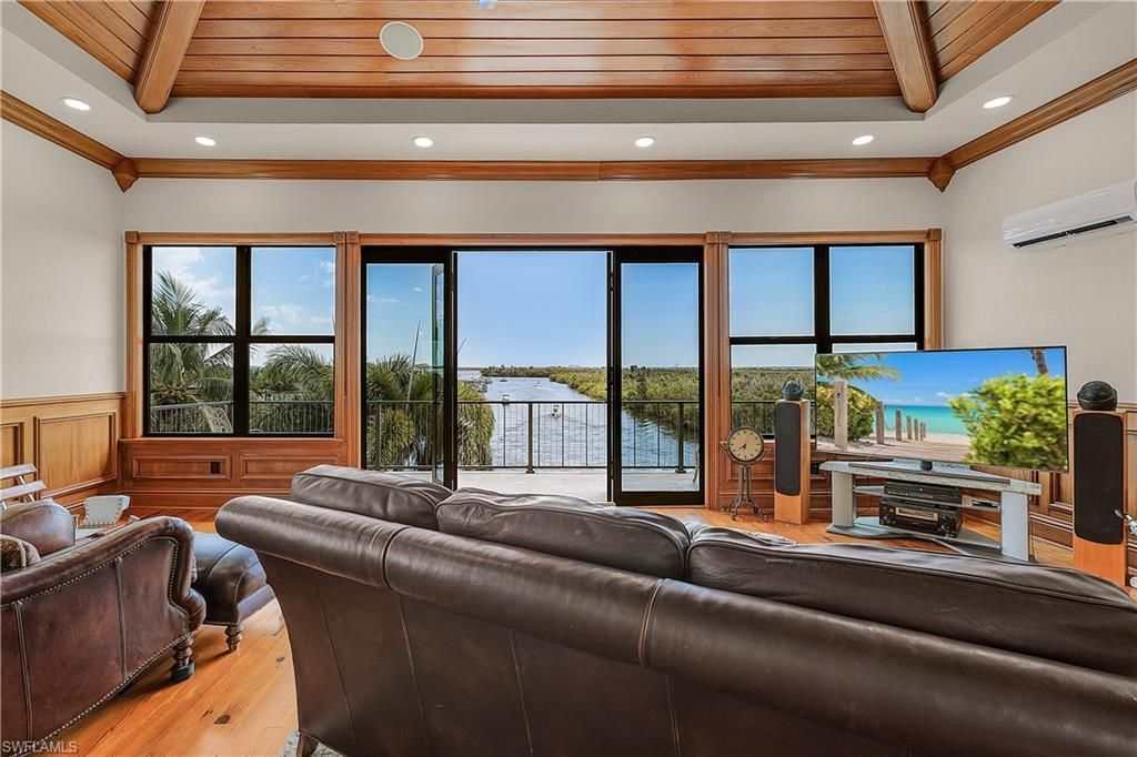 1526 Hermitage Ln, Cape Coral, FL 33914 Photo