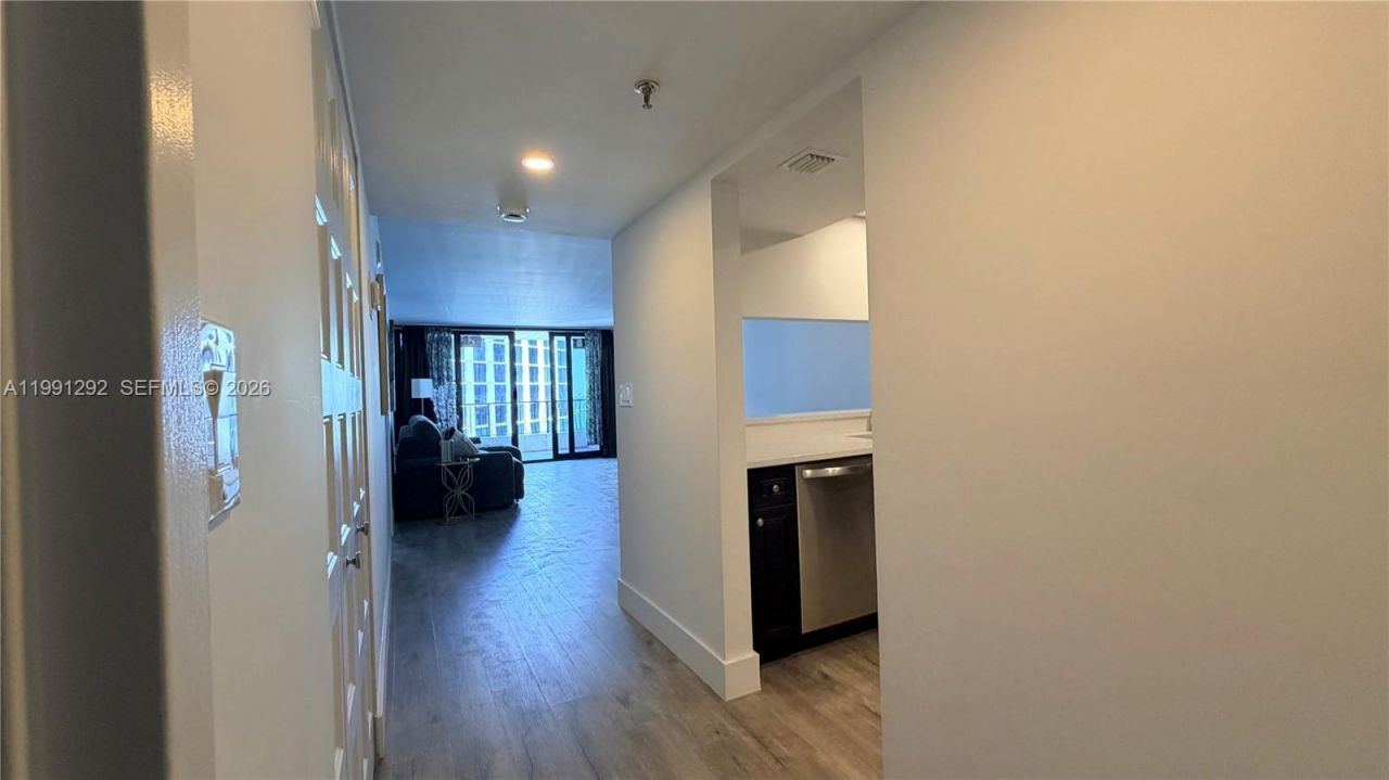 555 NE 15th St, Unit 29F, Miami, FL 33132 Photo