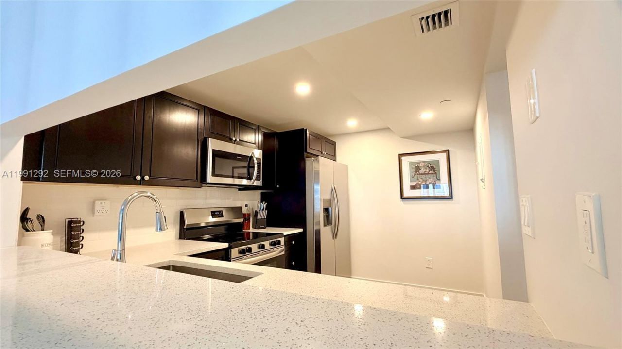 555 NE 15th St , Unit 29F, Miami, FL 33132 Photo