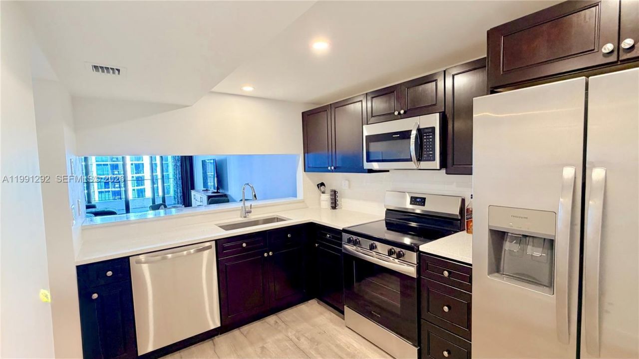 555 NE 15th St , Unit 29F, Miami, FL 33132 Photo