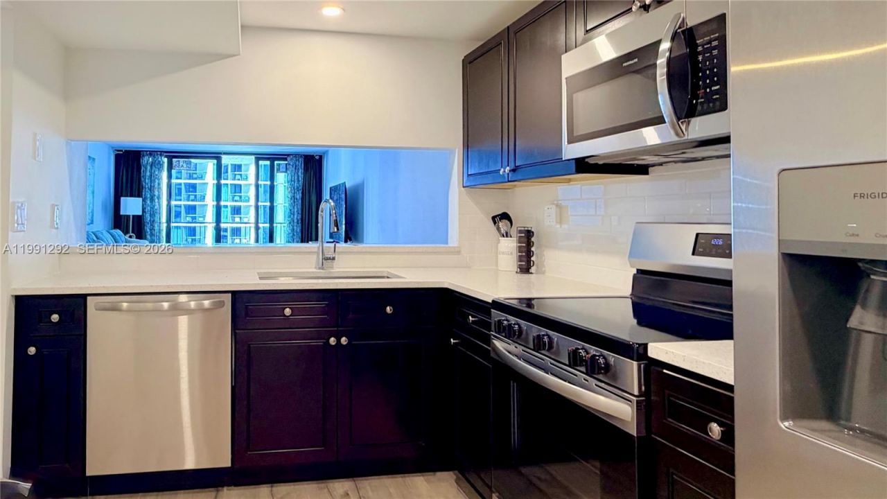 555 NE 15th St , Unit 29F, Miami, FL 33132 Photo